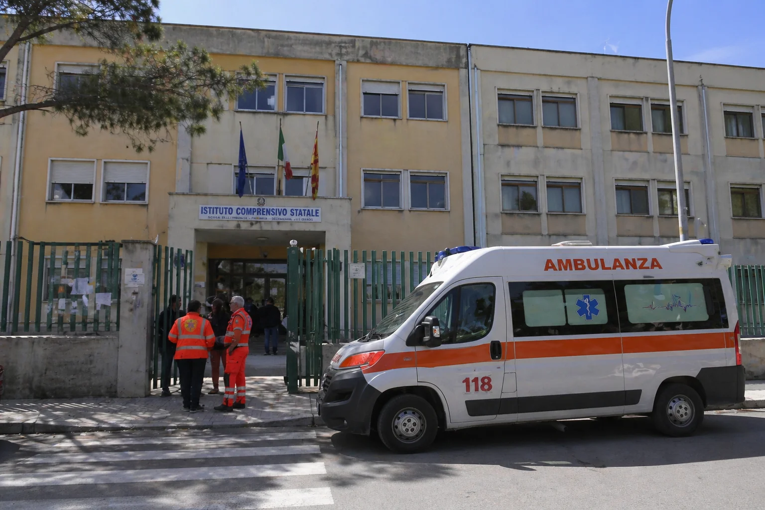 Crollo di calcinacci in una scuola a Palermo: le condizioni dei quattro feriti oggi, mercoledì 29 aprile 2026