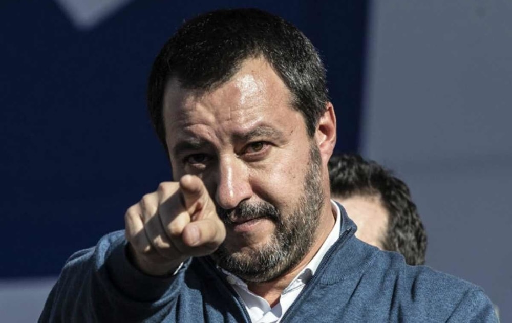 "Cancellare le scuole medie": per Salvini vanno riviste insieme ai 3 mesi di vacanze estive