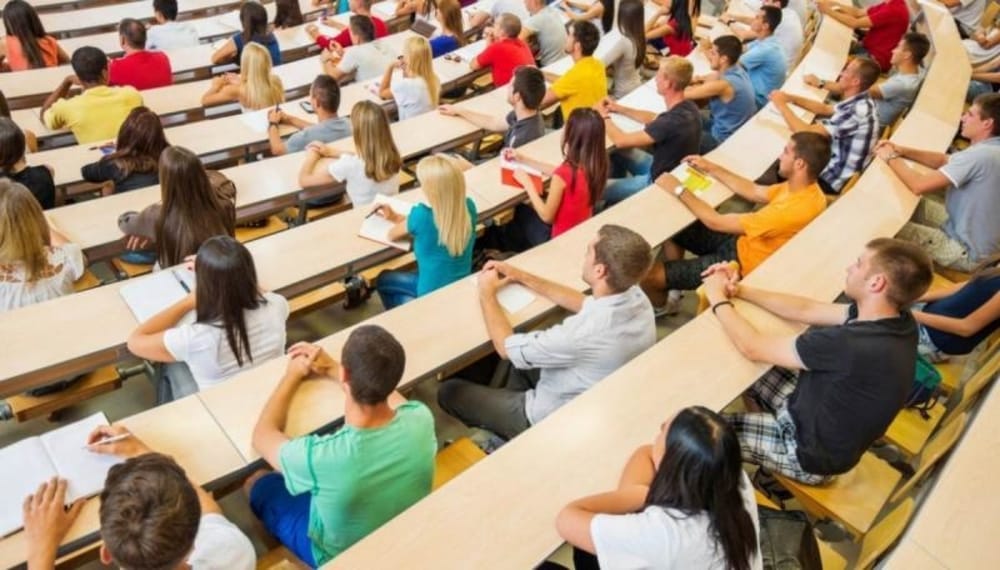 Concorsi Scuola 2020, rischio rinvio per le dimissioni di Fioramonti