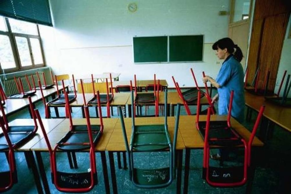 Il personale ATA lavora nelle scuole anche d'estate