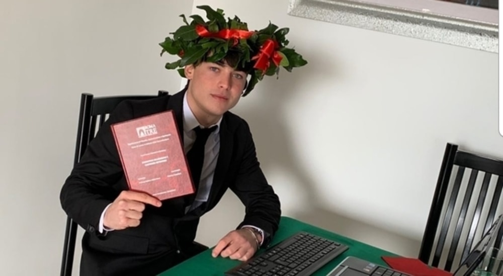 Emergenza sanitaria, la laurea in videochat di Matteo