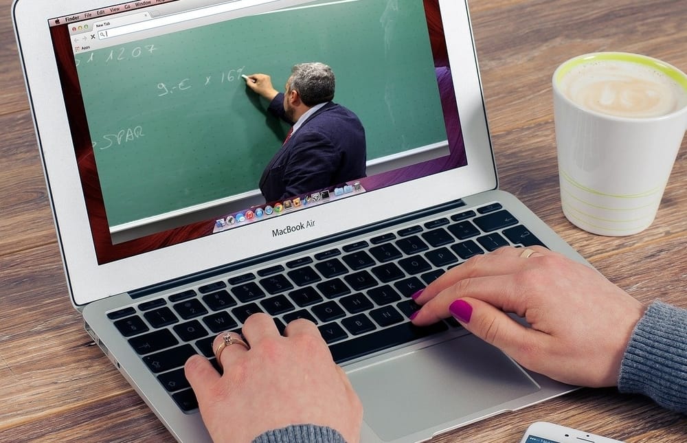 Coronavirus, per le nuove disposizioni scuole aperte solo per attività indifferibili