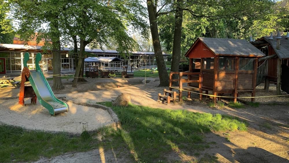 Scuole riaperte a Ivrea: lezioni all'aperto in via sperimentale