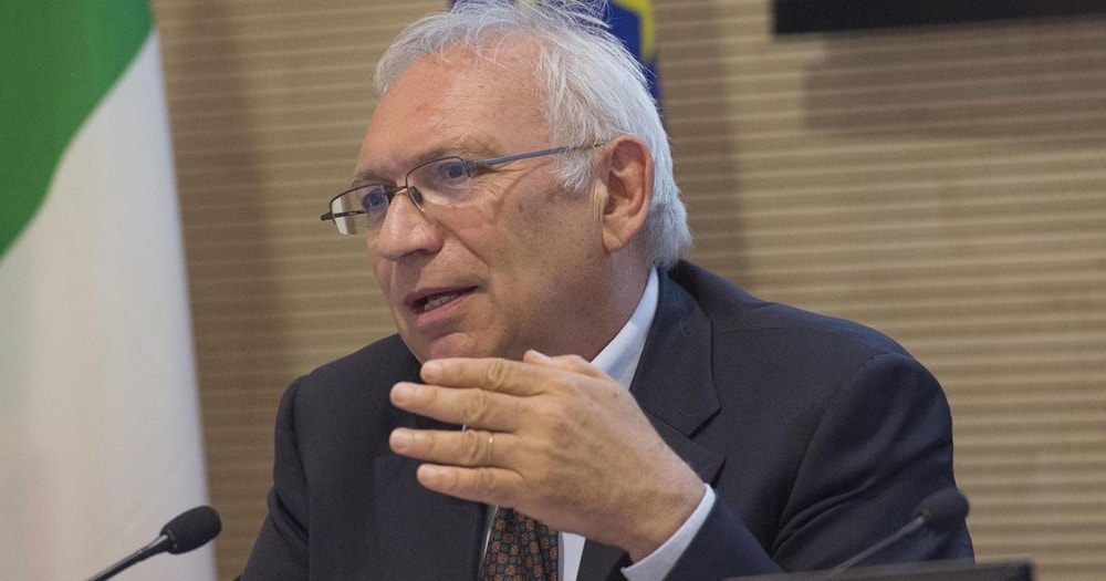 Ministro Bianchi: “A settembre tutti i docenti in cattedra e a scuola in sicurezza”