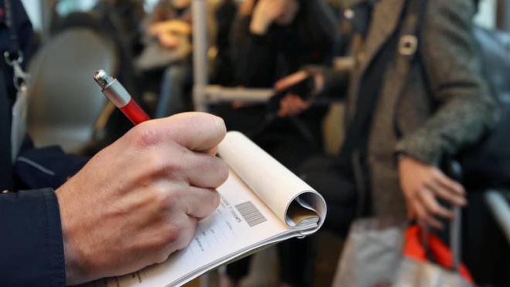 Rientro a scuola e trasporti: controllore sui bus per biglietto e mascherina