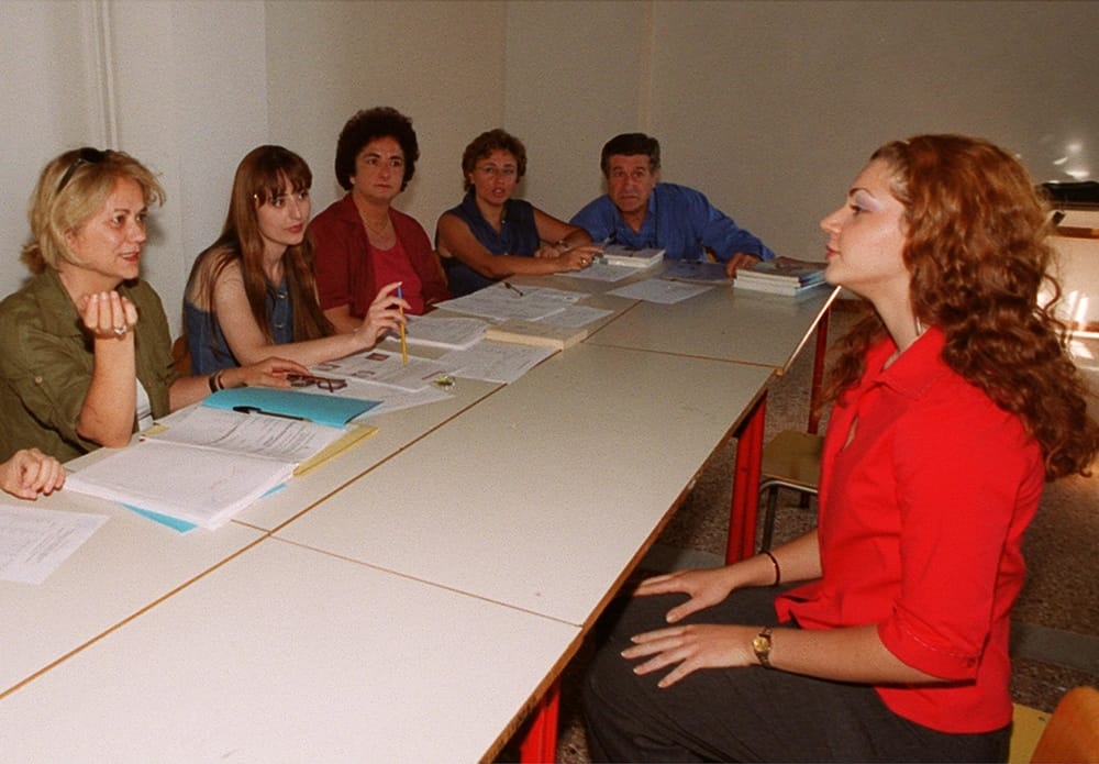 Maturità 2022, sì agli accompagnatori ma a debita distanza