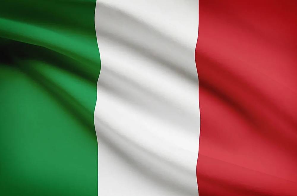 4 Ottobre San Francesco Patrono d'Italia: bandiere nelle scuole italiane