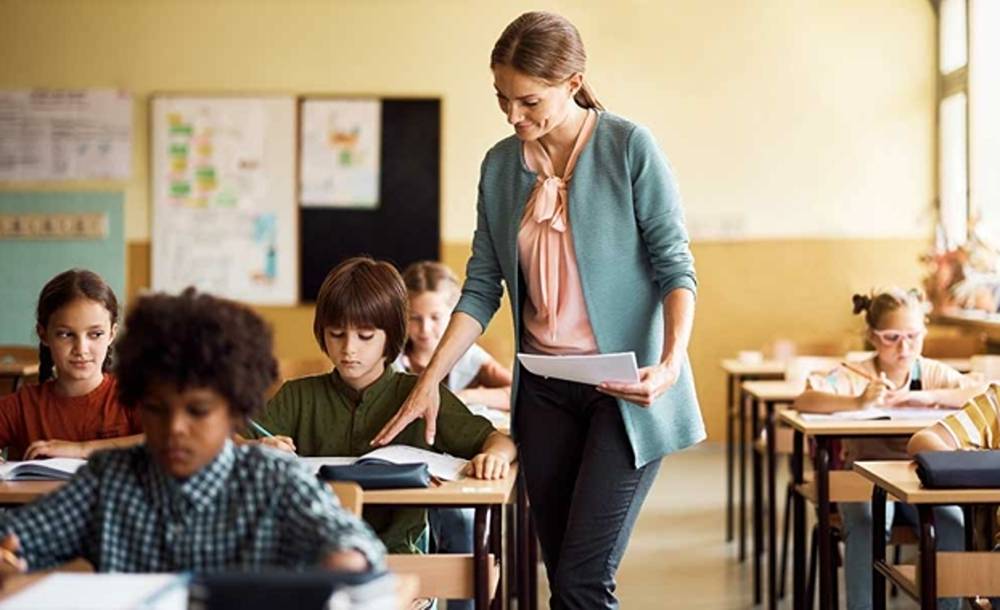 Immissioni in ruolo docenti 2023, 40mila posti assegnati alla fine di agosto