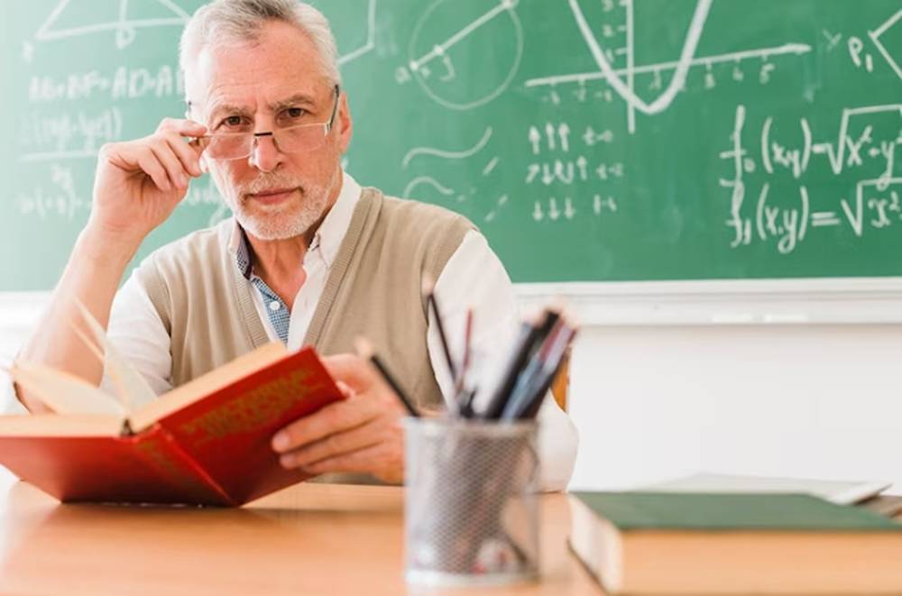 Pensionamenti Scuola 2024, domande su Istanze Online per docenti e ATA