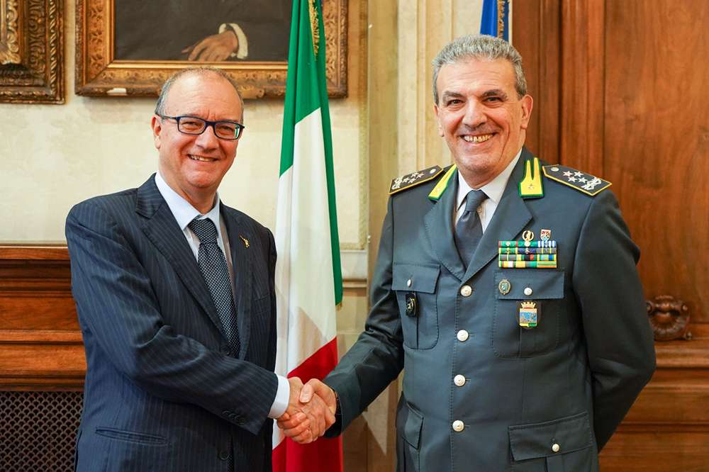 Diplomifici, firma del patto d'intesa tra Ministero dell'Istruzione e Guardia di Finanza