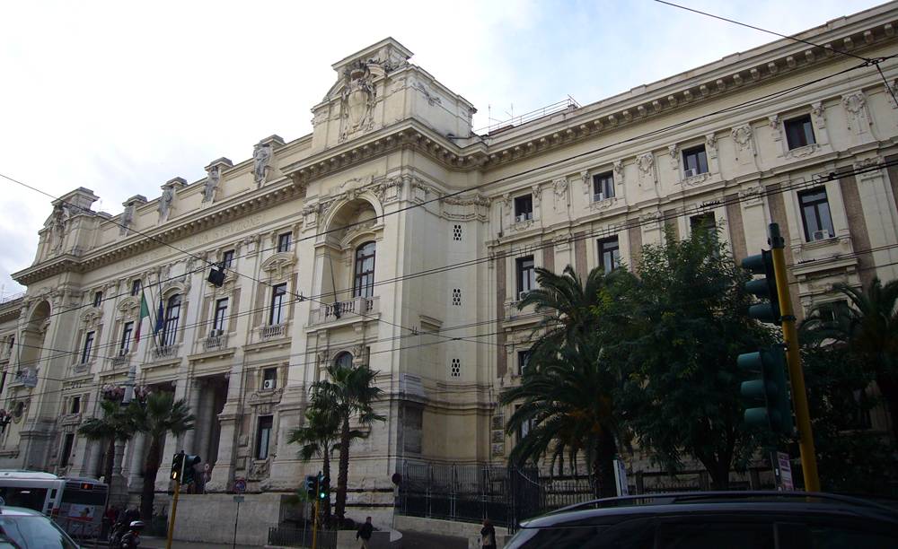 Il Ministero dell'Istruzione e del Merito risponde alle critiche sull'inizio del nuovo anno scolastico