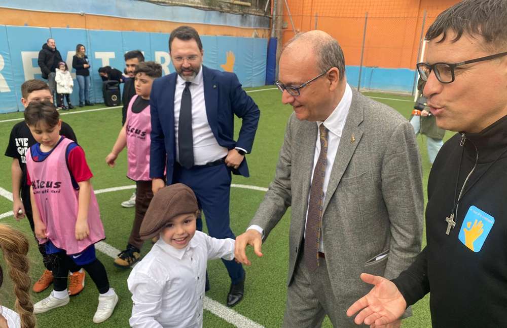 Il Ministro Valditara in visita a Napoli: in arrivo progetto da 12 milioni di euro