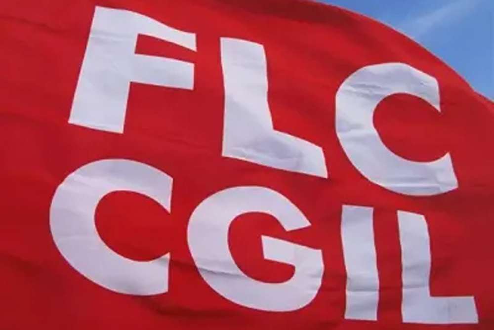 Cancellazione “La scuola non si arruola”, FLC CGIL: atto liberticida