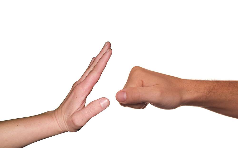 Fatti di violenza contro il personale scolastico in netto calo, Valditara: “Dati importanti, frutto di sanzioni più severe”