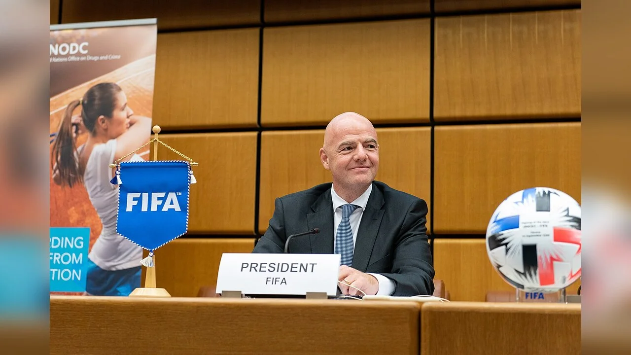 FIFA, pieno sostegno a Infantino nonostante le ammissioni di errori