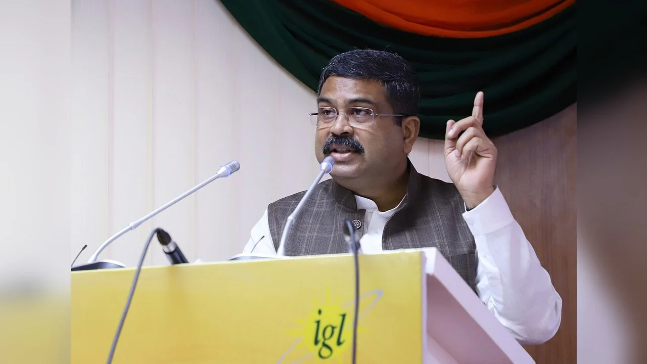 India: Si dimette il Ministro Istruzione Pradhan dopo le proteste degli 'Scarafaggi'