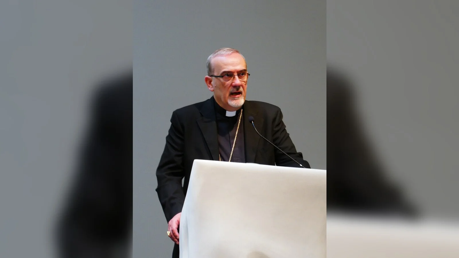 PhD Honoris Causa al Cardinale Pizzaballa per il suo impegno nella difesa del diritto internazi