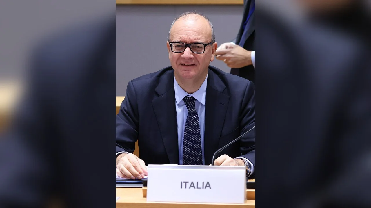 Scuola, Valditara: più grammatica e meno tablet in classe