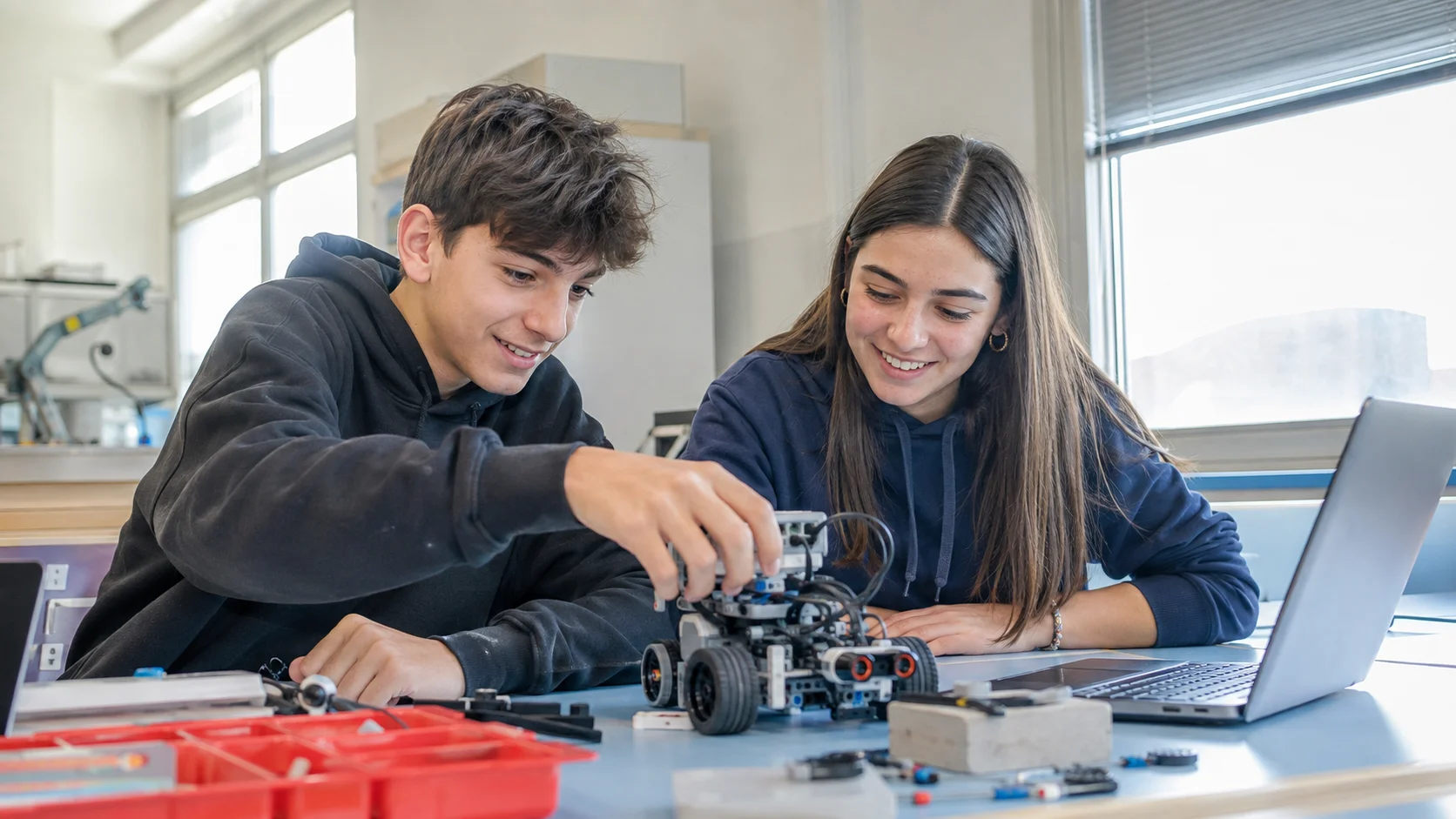 Sergnano, la scuola riapre prima tra robotica e attività STEM